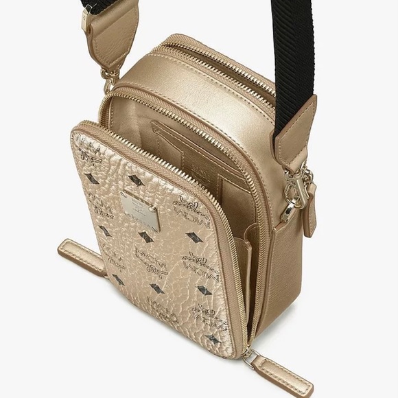 NWT MCM camera bag with dust bag - Picture 2 of 4